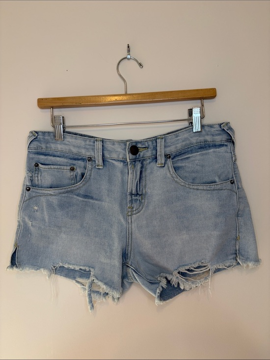 Free People Pants - Free People Distressed Denim Cutoff Shorts Light Wash Raw Hem Women’s Size 26